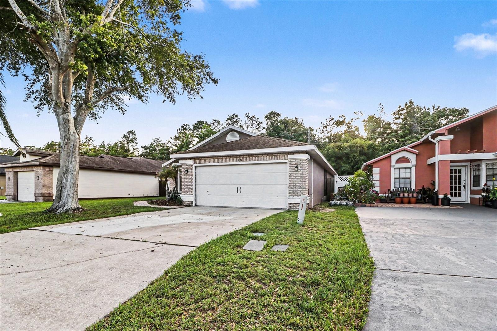 Foto de propiedad en 134 CORALWOOD CIR KISSIMMEE con MLS# O6408676
