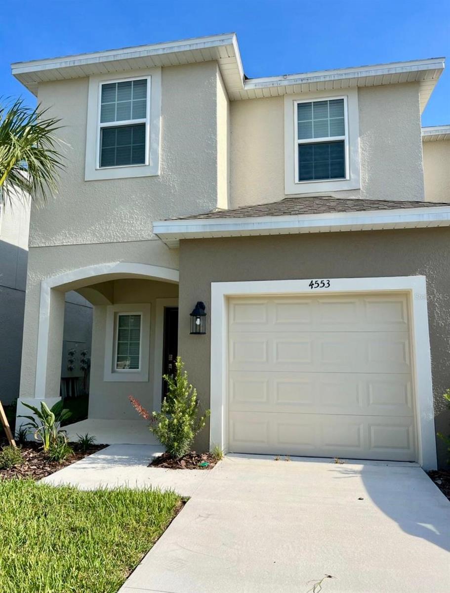Foto de propiedad en 4553 TEOLI CT KISSIMMEE con MLS# O6409362
