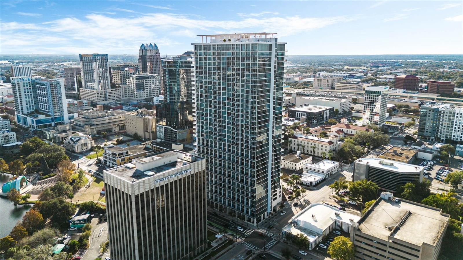 Foto de propiedad en 150 E ROBINSON ST #3104-1 ORLANDO con MLS# O6409755