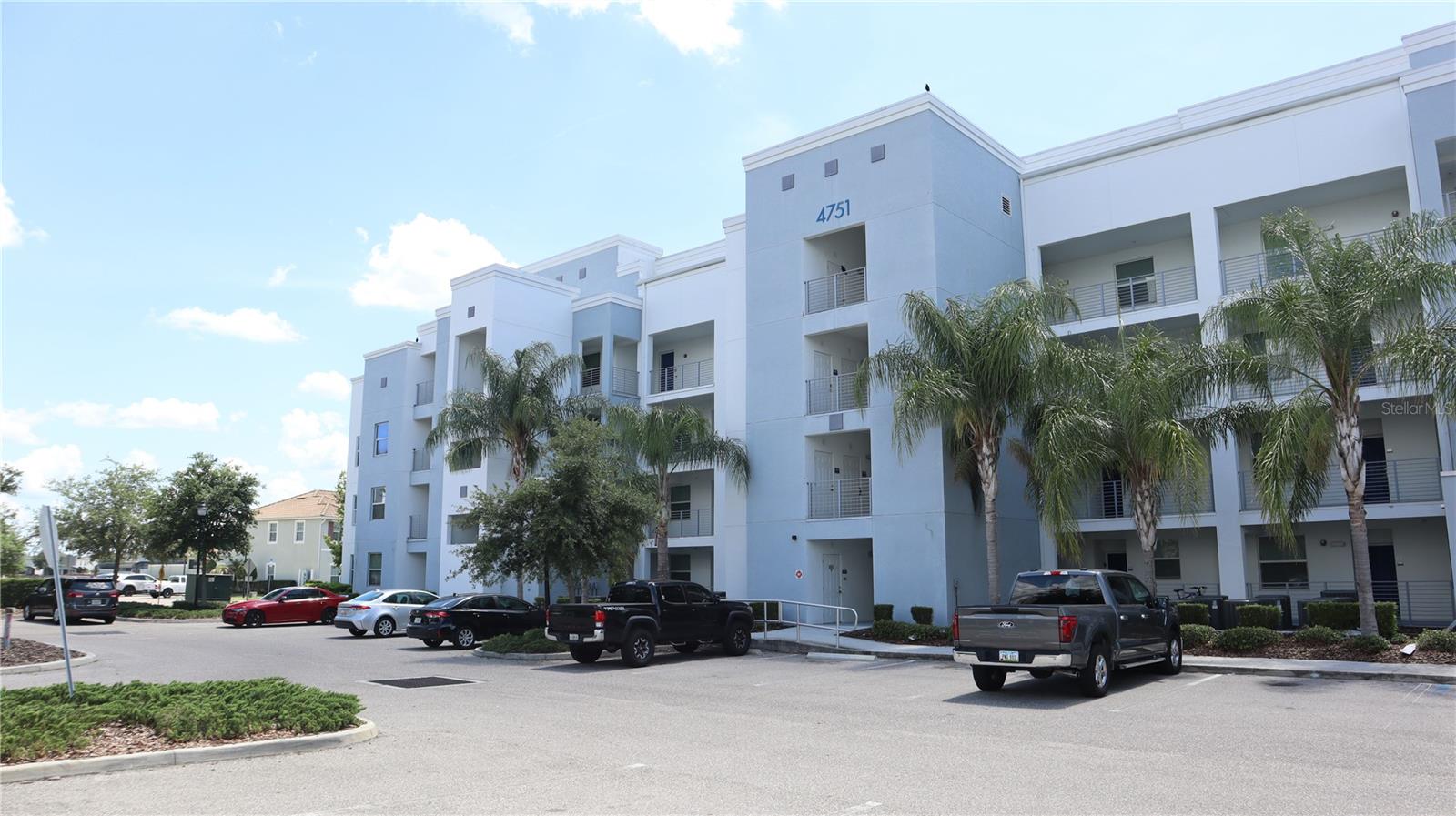 Foto de propiedad en 4751 CLOCK TOWER DR #305 KISSIMMEE con MLS# O6410323