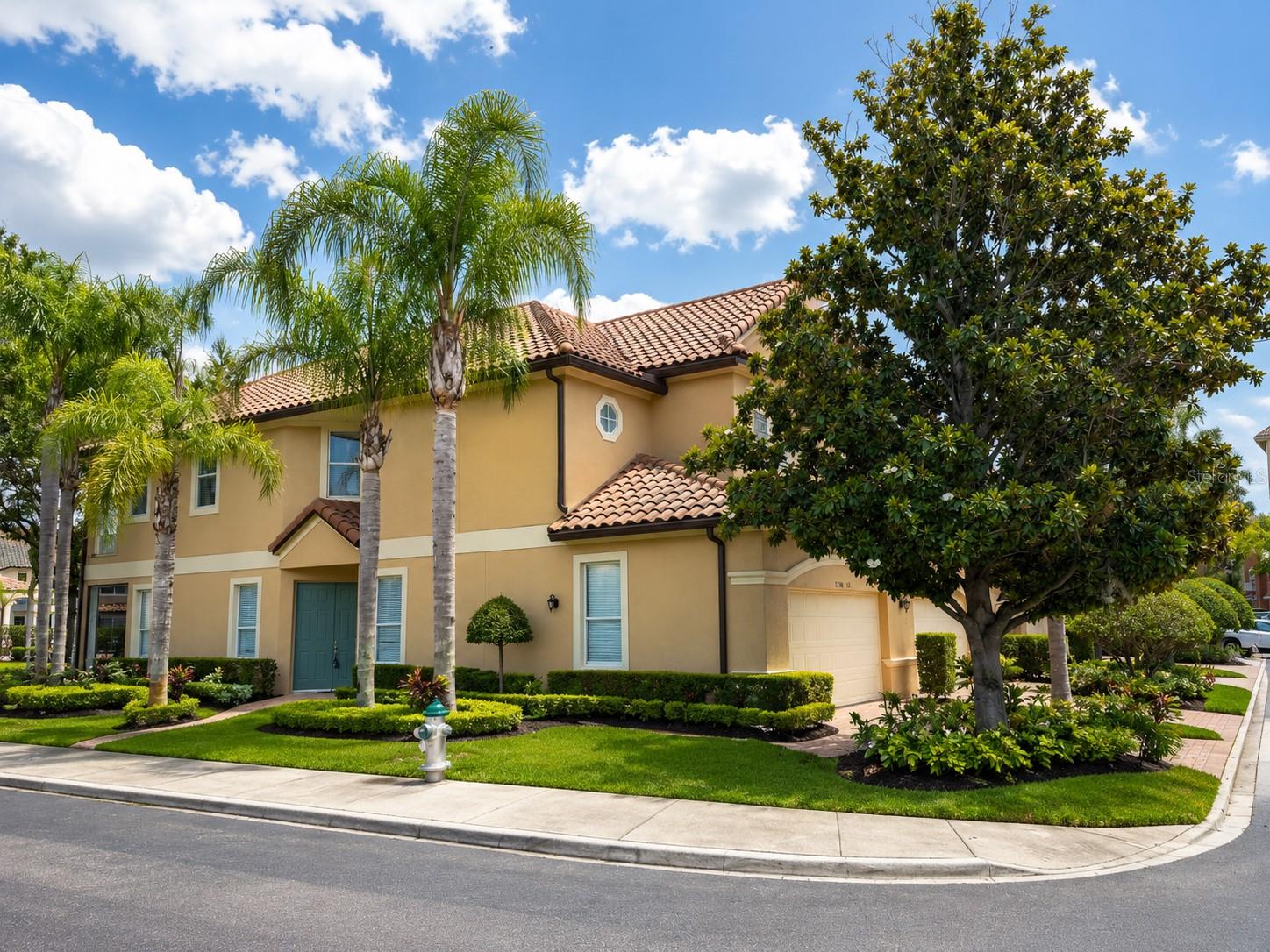 Foto de propiedad en 8766 THE ESPLANADE #23 ORLANDO con MLS# O6410736