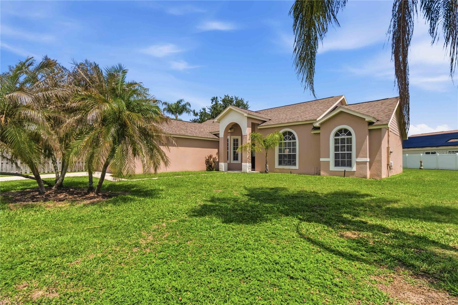 Foto de propiedad en 1019 CHAMBERLIN TRL ST CLOUD con MLS# O6411019