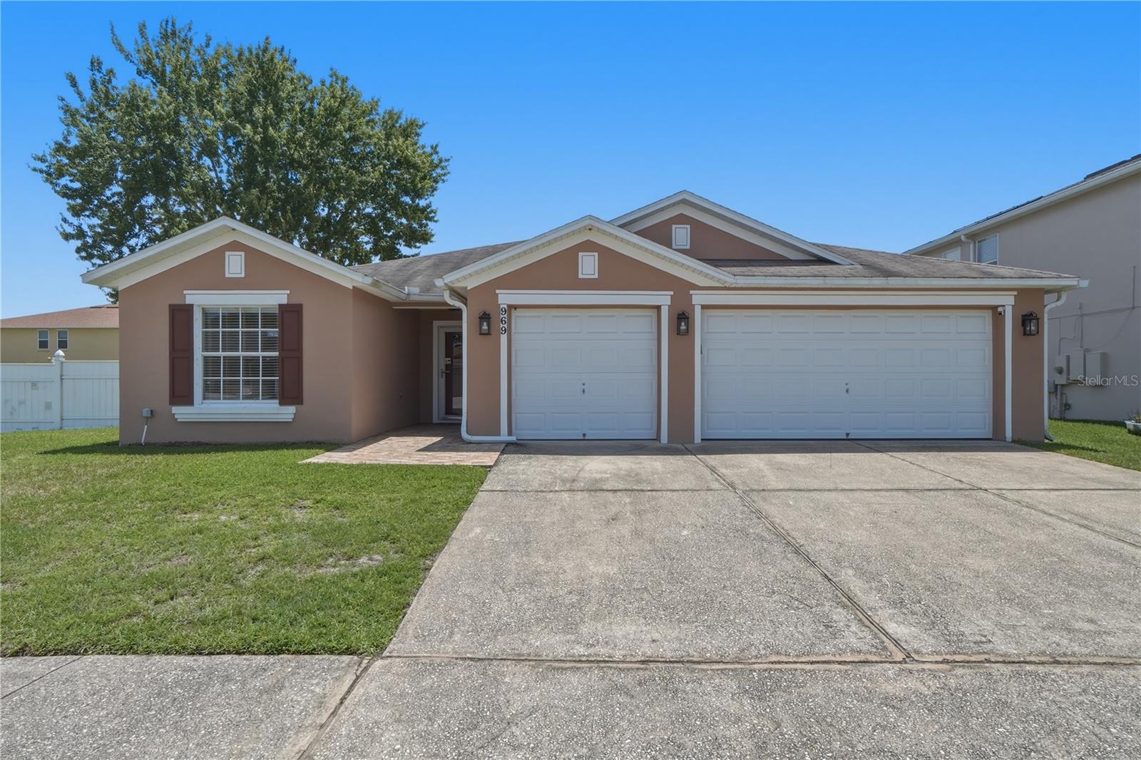 Foto de propiedad en 969 HORSESHOE FALLS DR ORLANDO con MLS# O6411111
