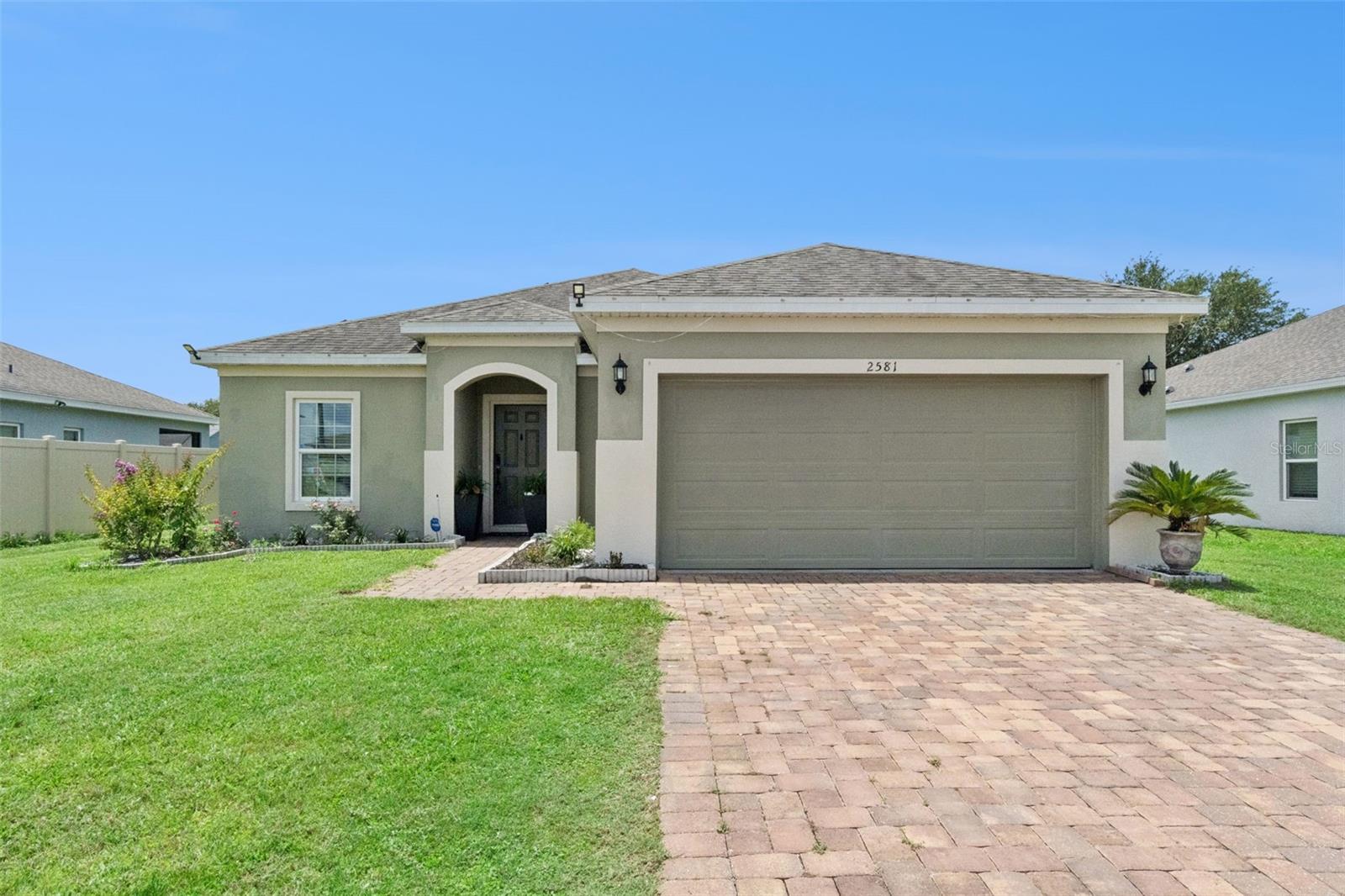 Foto de propiedad en 2581 WADEVIEW LOOP ST CLOUD con MLS# O6411452