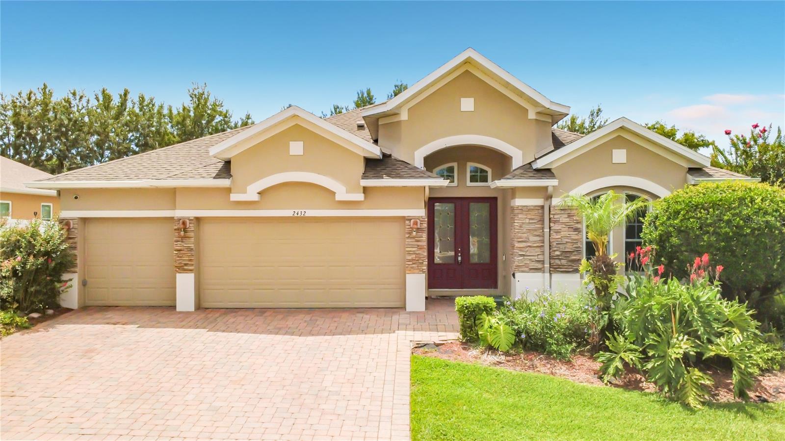 Foto de propiedad en 2432 EMERALD ROSE WAY APOPKA con MLS# O6412008