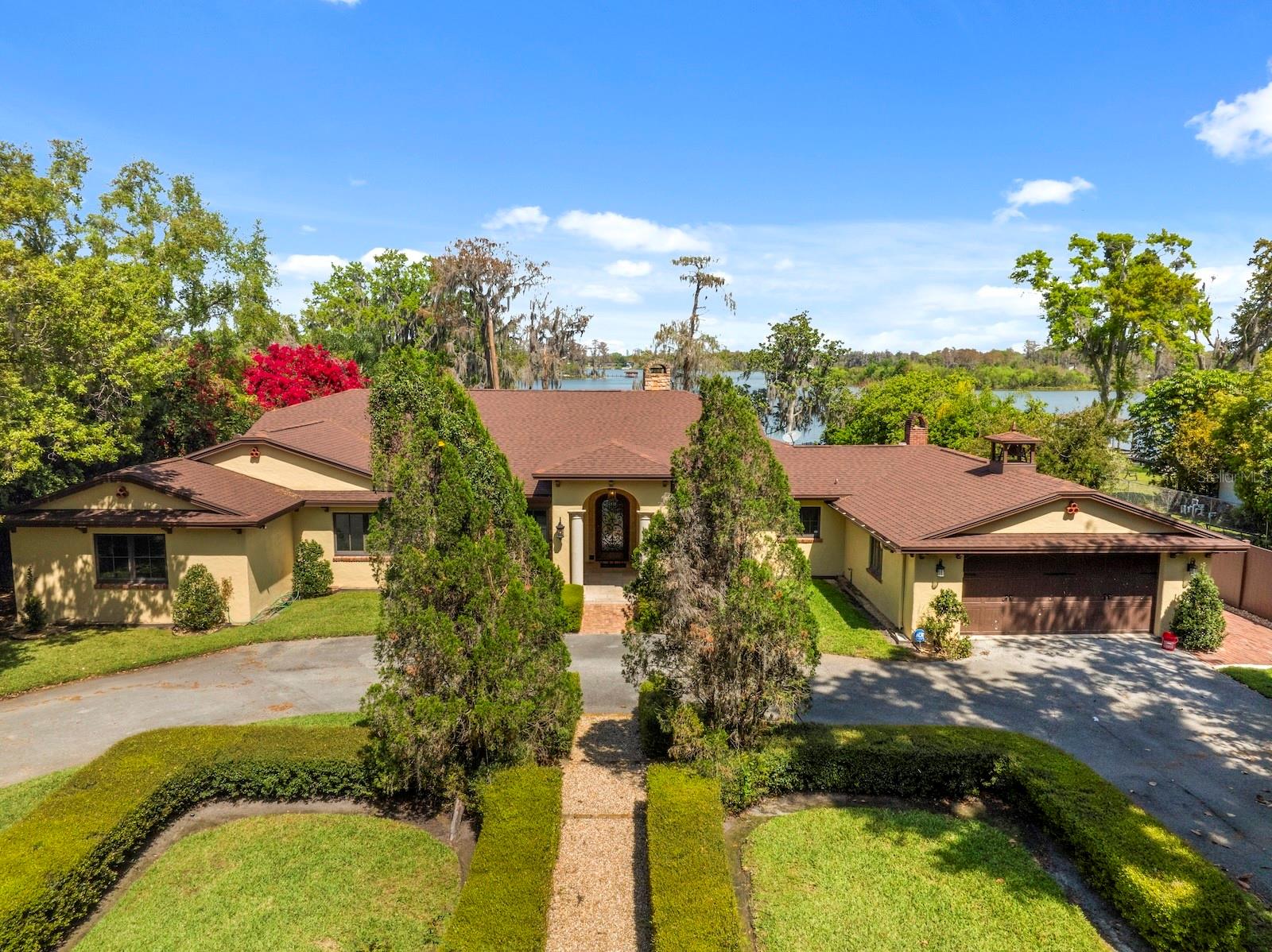 Foto de propiedad en 5400 KENMORE LN ORLANDO con MLS# O6412528