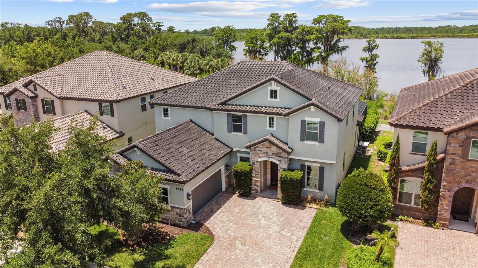 Foto de propiedad en 8394 LOOKOUT POINTE DR WINDERMERE con MLS# O6413196