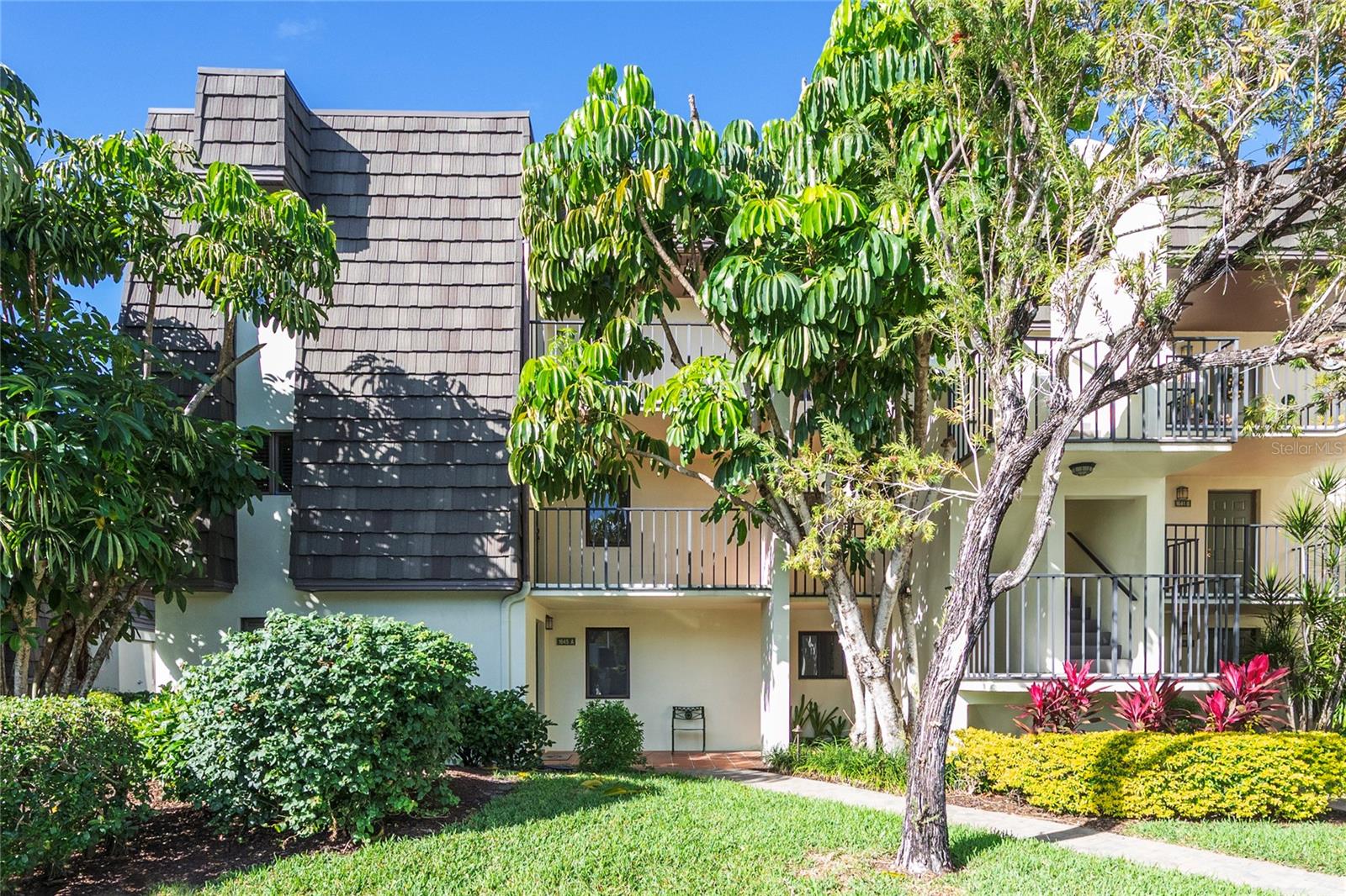 Foto de propiedad en 1645 SPOONBILL LN #C NAPLES con MLS# O6413215