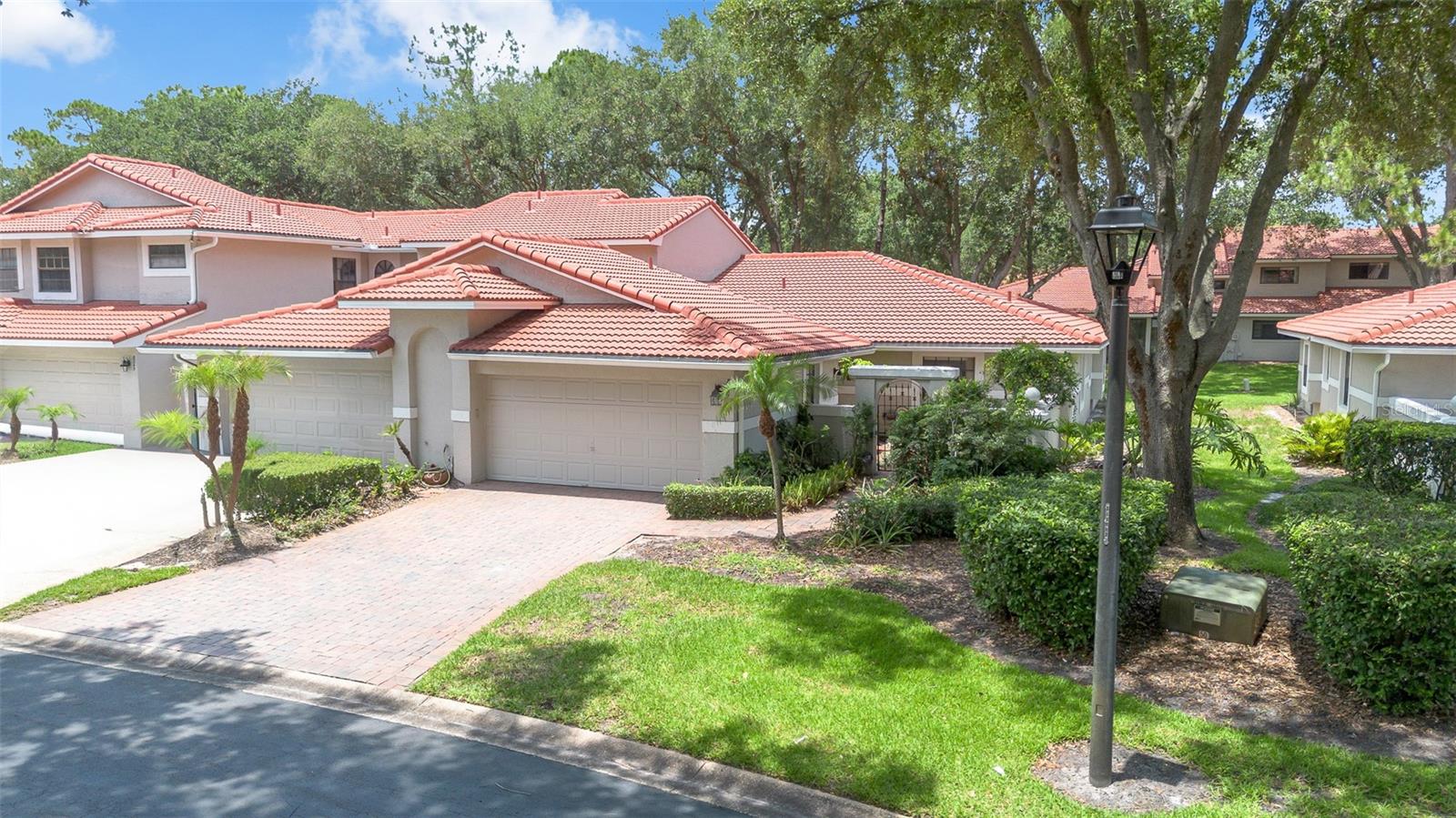 Foto de propiedad en 8237 BREEZE COVE LN ORLANDO con MLS# O6413667