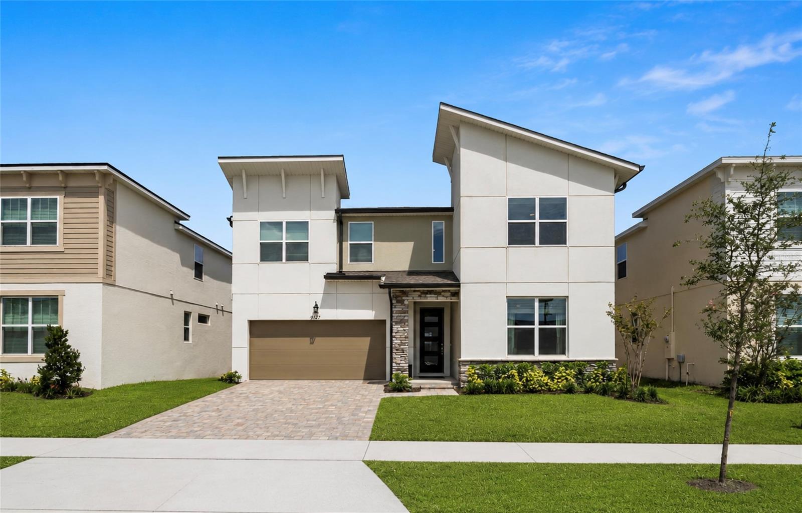 Foto de propiedad en 9127 TURQUOISE WAVE CV KISSIMMEE con MLS# O6413907