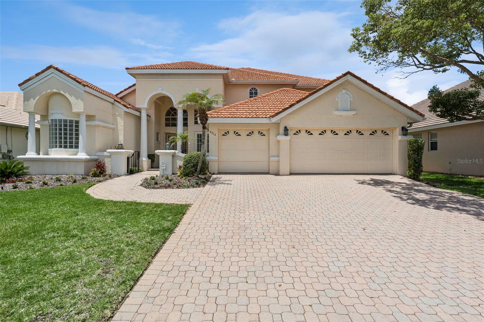 Foto de propiedad en 8814 PHILLIPS BAY DR ORLANDO con MLS# O6414258