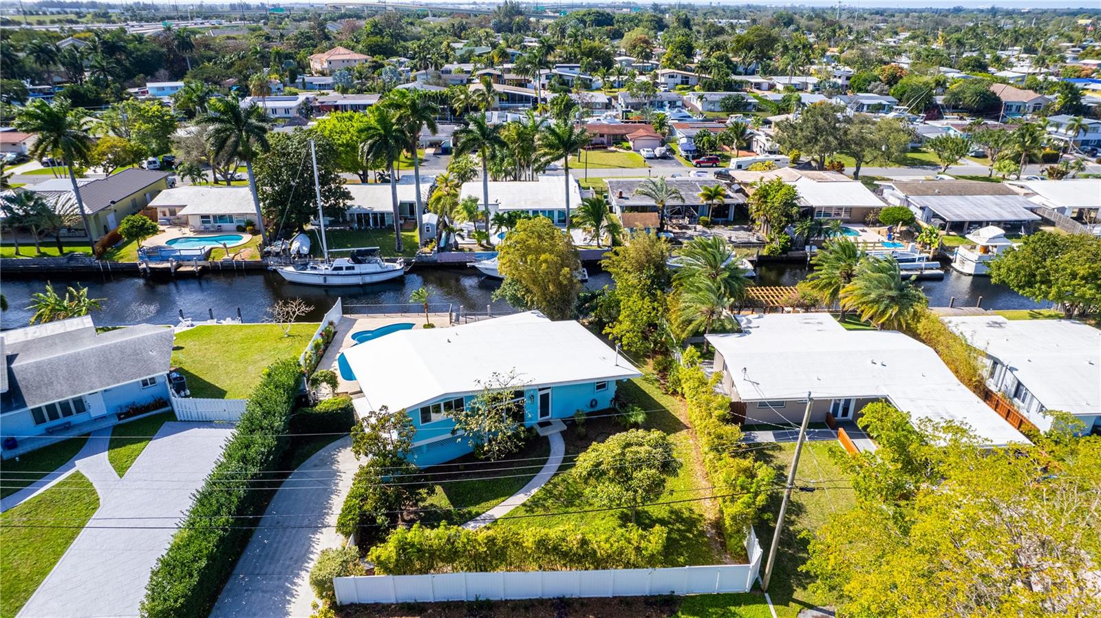 En Venta 2631 KEY LARGO LN, FORT LAUDERDALE, FL 33312