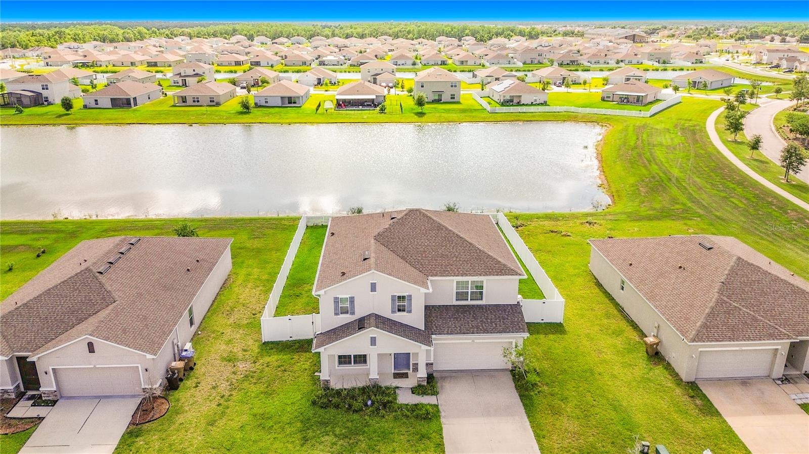 Foto de propiedad en 246 ZIRCON RD KISSIMMEE con MLS# O6414782