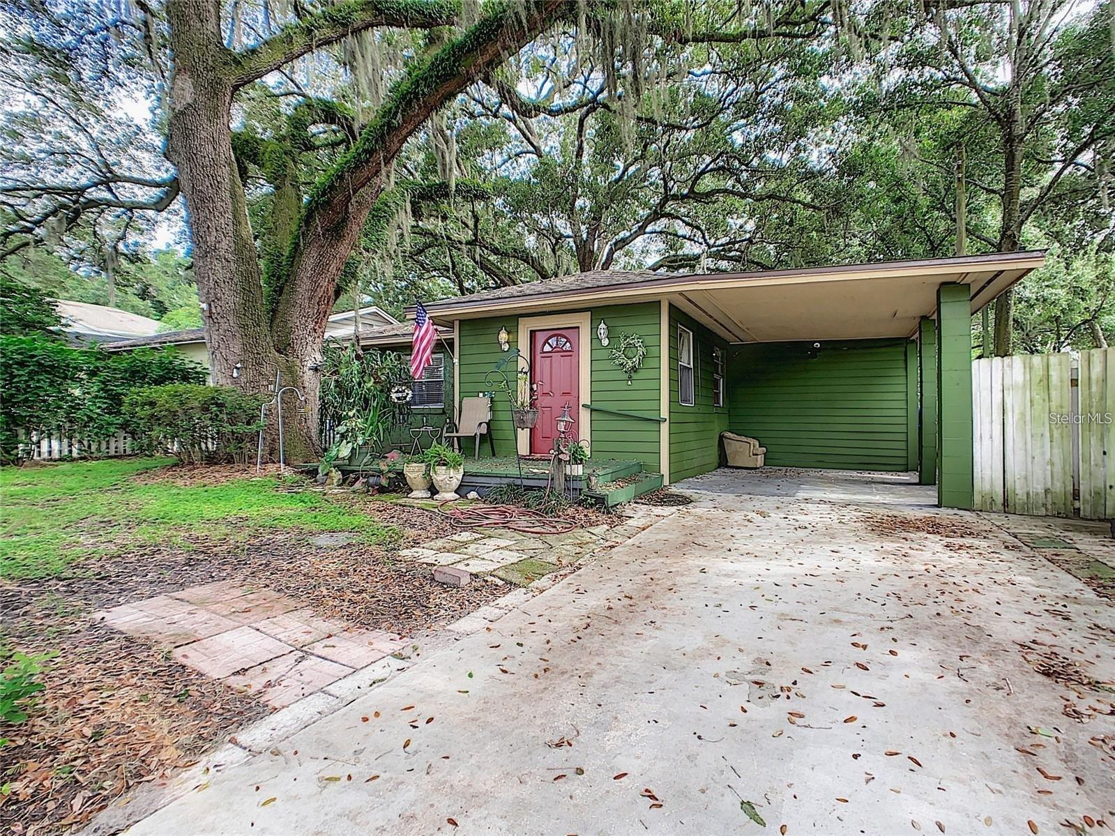 Foto de propiedad en 2410 E CHURCH ST ORLANDO con MLS# O6414912