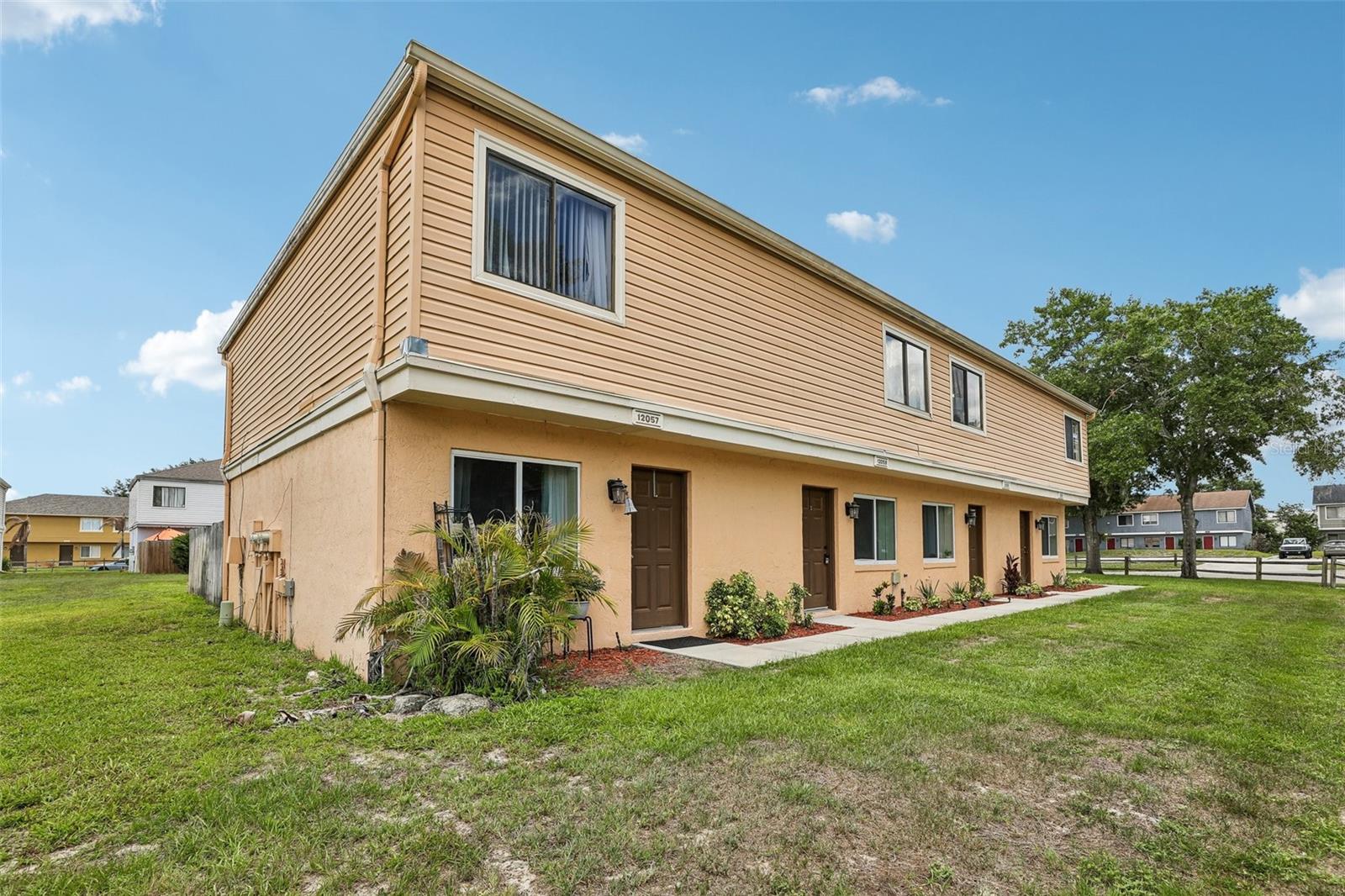 Foto de propiedad en 12057 TIFT CIR ORLANDO con MLS# O6415050