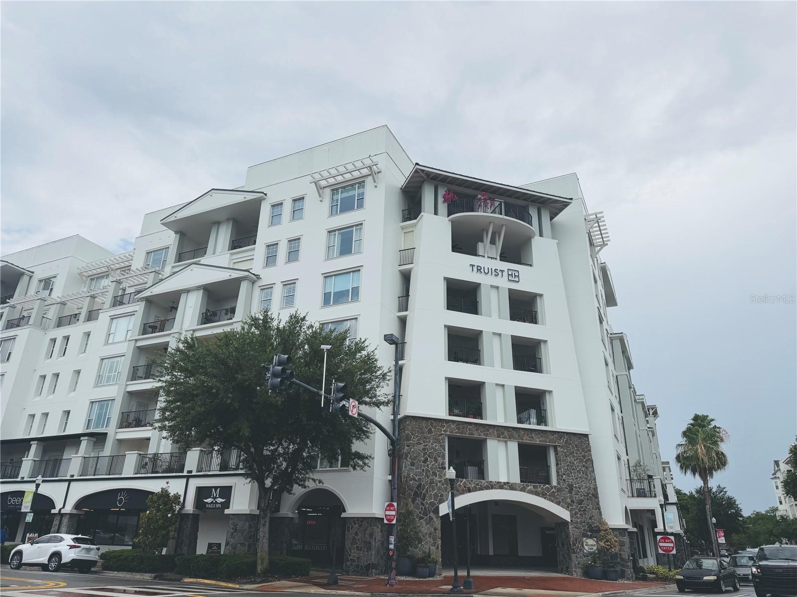 Foto de propiedad en 2305 EDGEWATER DR #1708 ORLANDO con MLS# O6415062