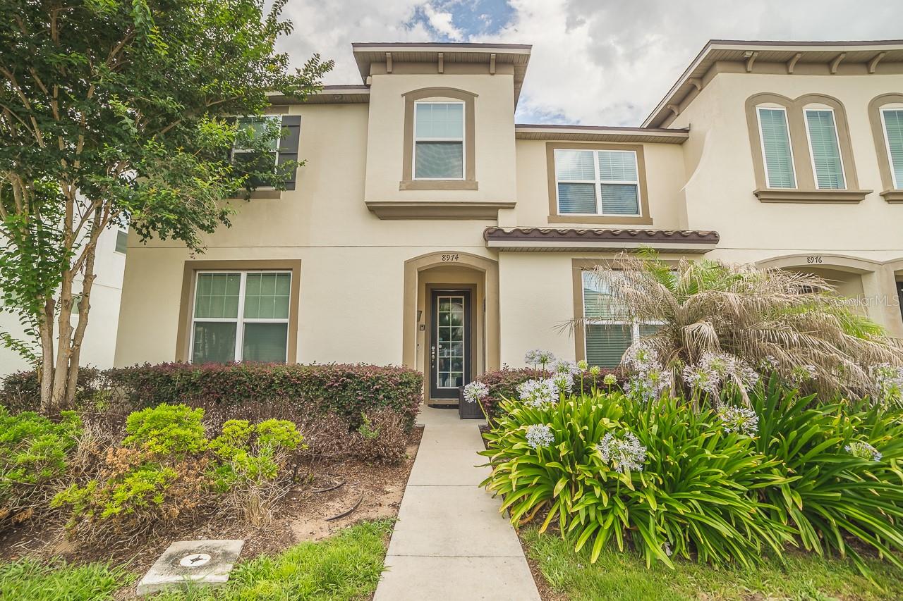 Foto de propiedad en 8974 AMELIA DOWNS TRL KISSIMMEE con MLS# O6415120