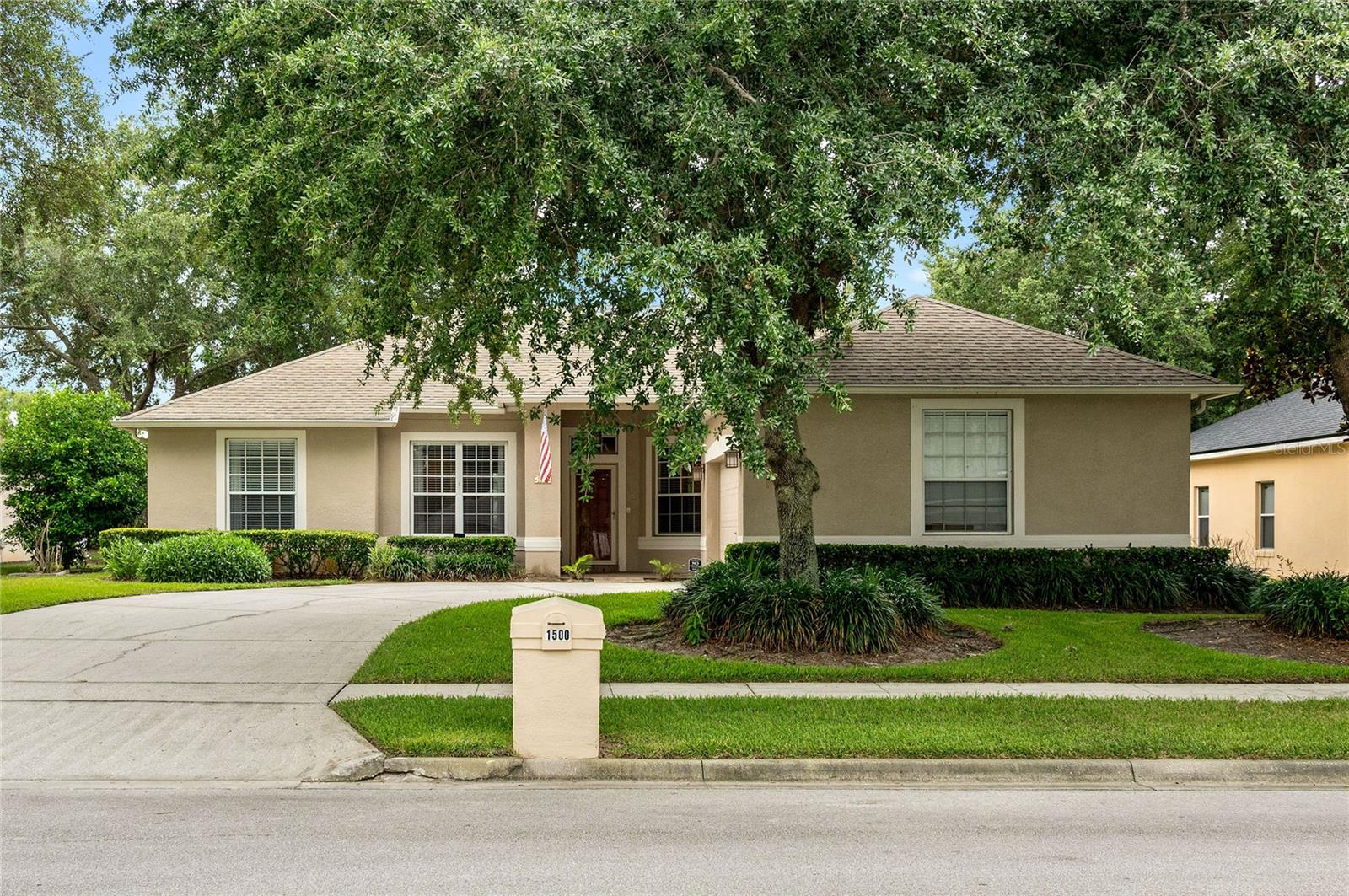 Foto de propiedad en 1500 LUCKY PENNIE WAY APOPKA con MLS# O6415366
