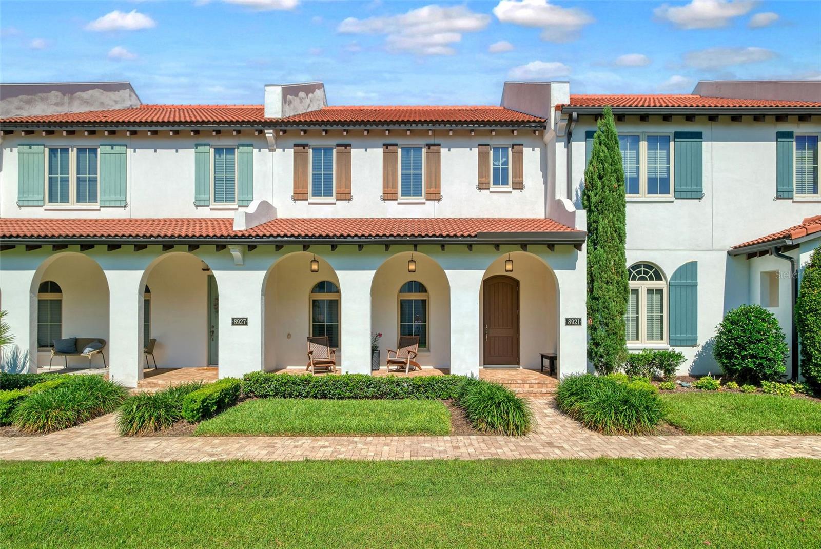 Foto de propiedad en 8921 FOUNTAIN PALM ALY WINTER GARDEN con MLS# O6415441