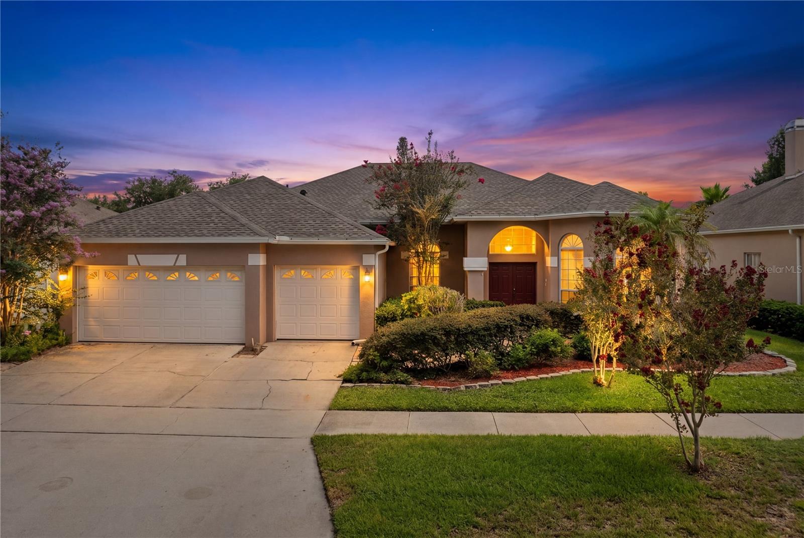 En Venta 3670 HALF MOON DR, ORLANDO, FL 32812