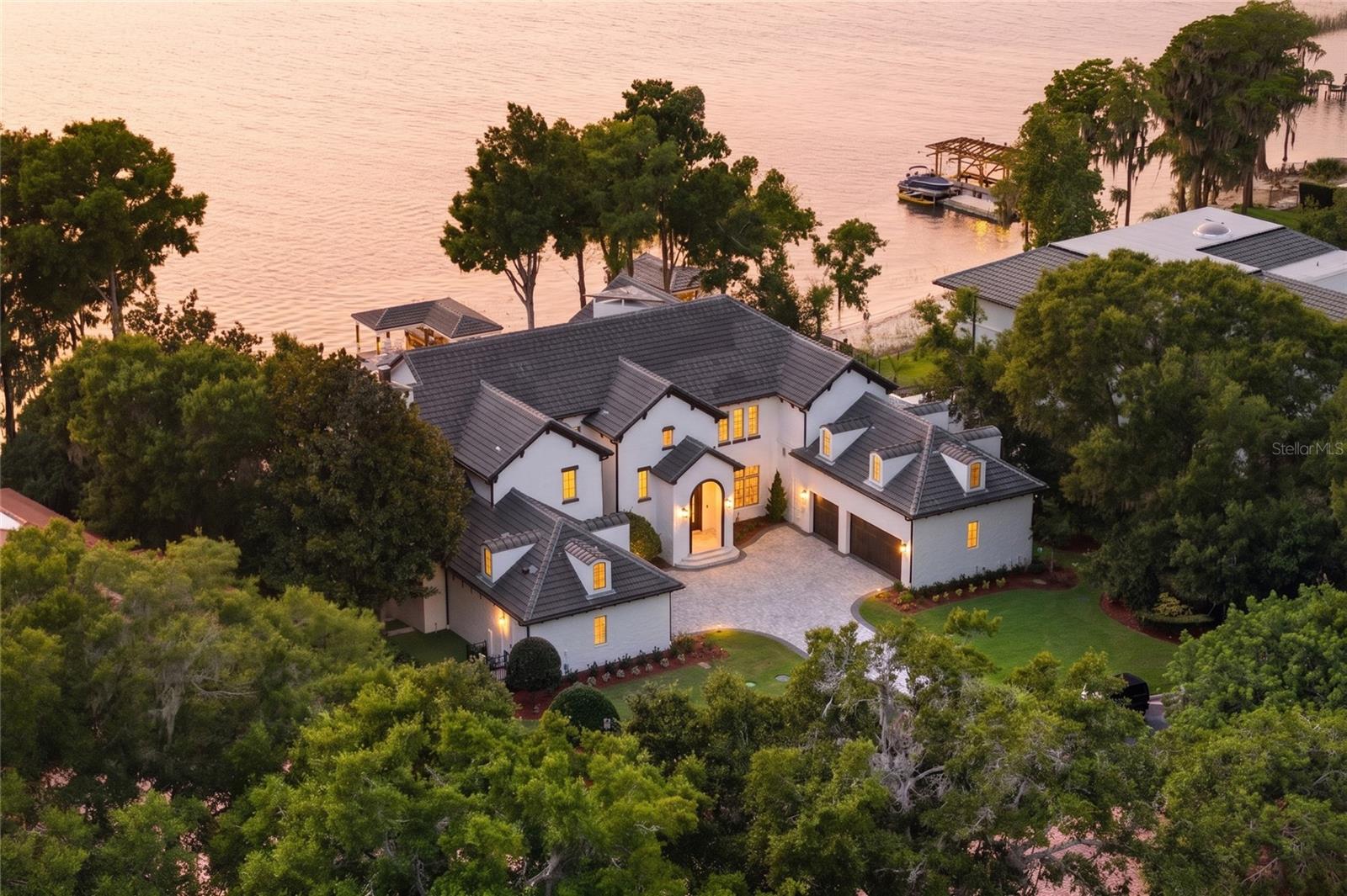 Foto de propiedad en 9832 LAUREL VALLEY DR WINDERMERE con MLS# O6416194