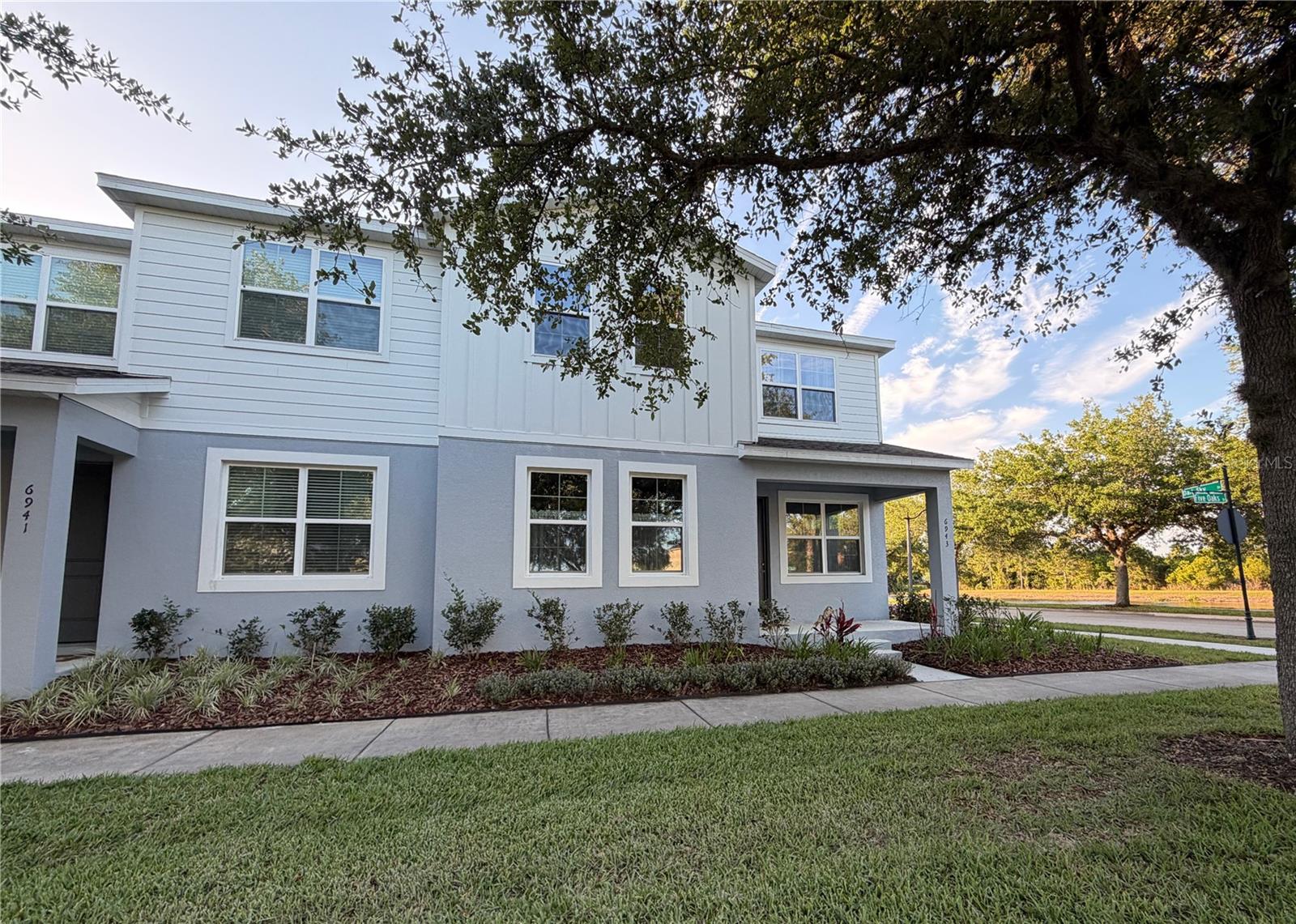 Foto de propiedad en 6943 FIVE OAKS DR HARMONY con MLS# O6416430
