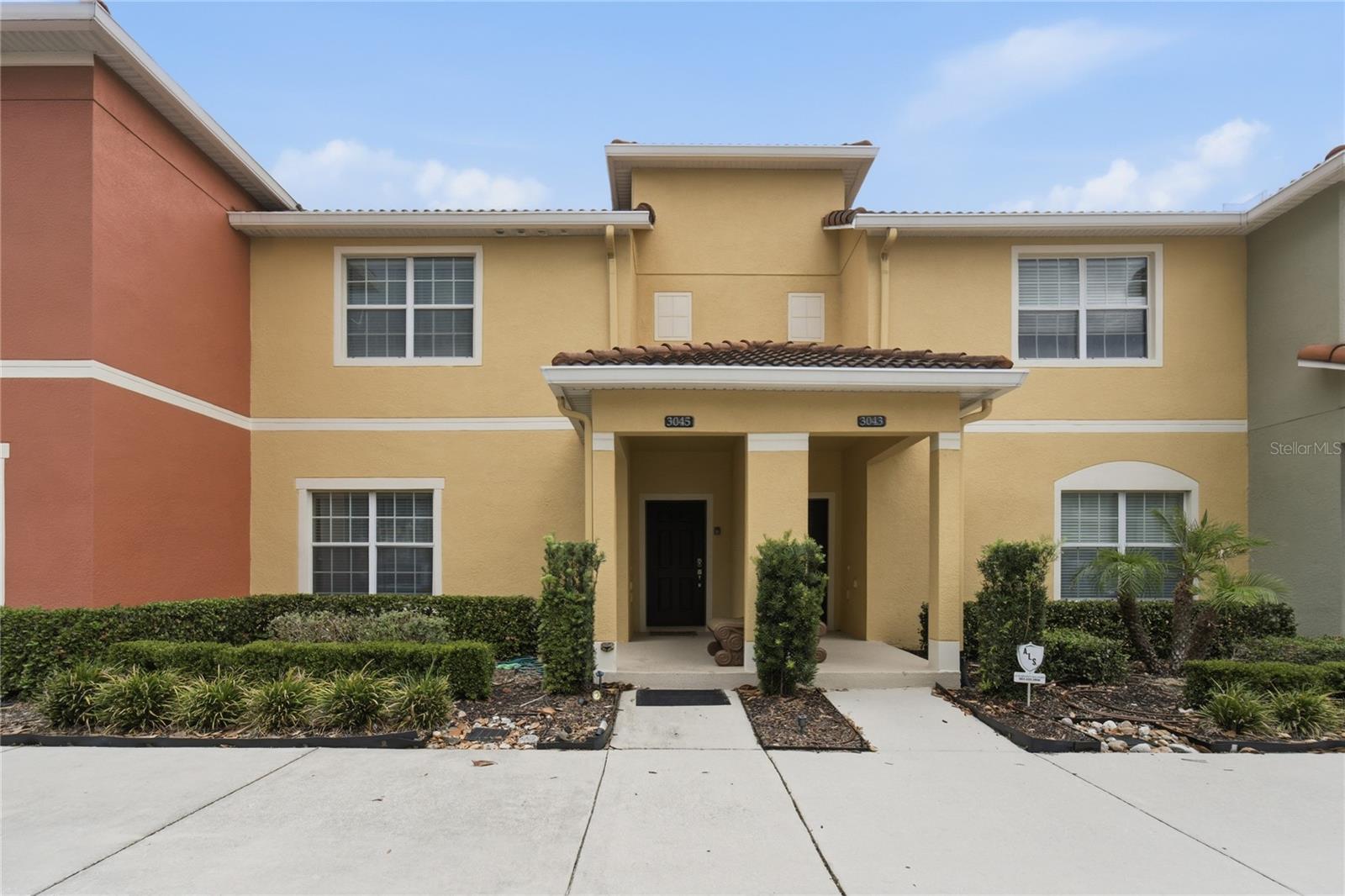 Foto de propiedad en 3045 BEACH PALM AVE KISSIMMEE con MLS# O6416702