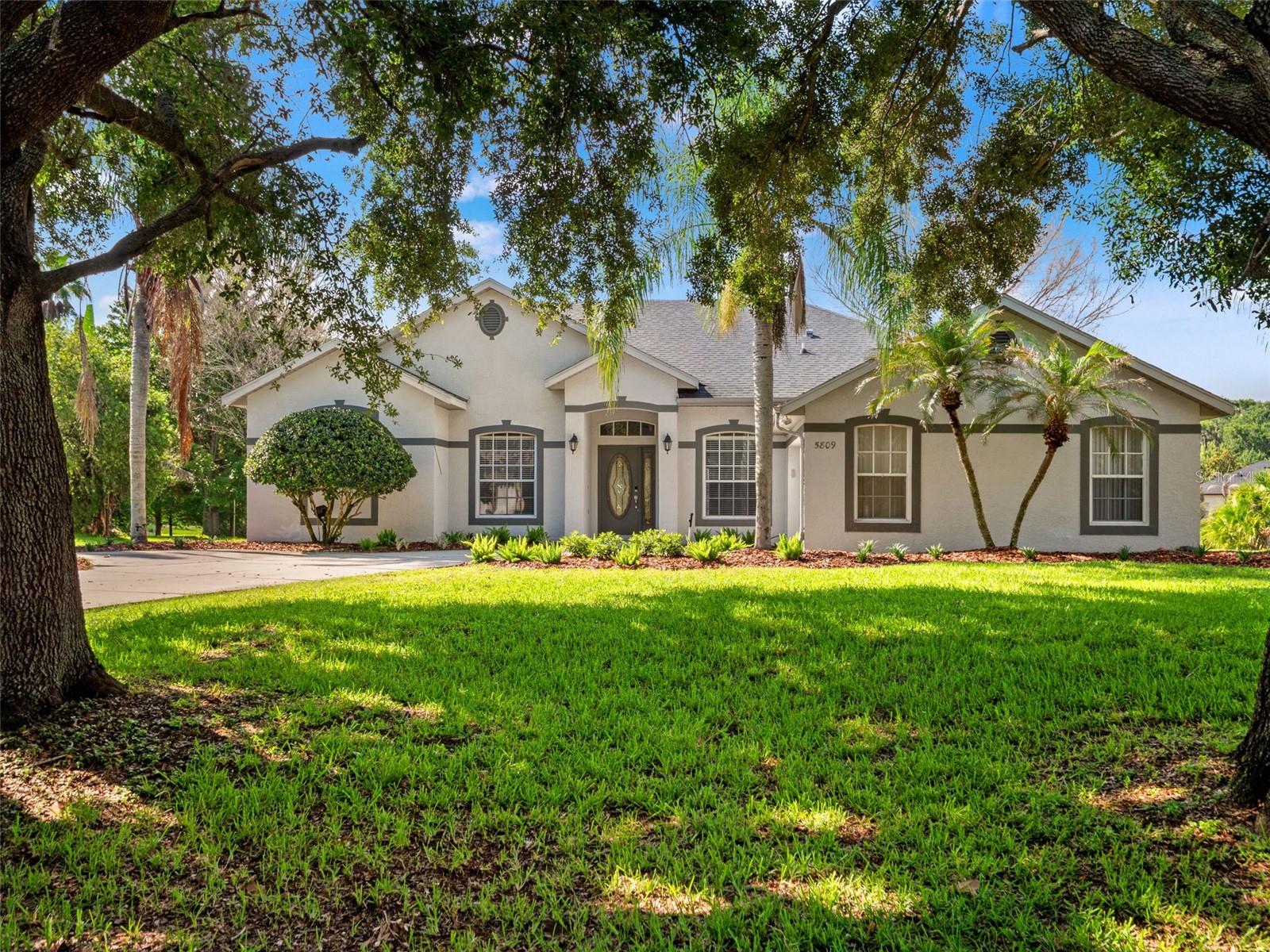 Foto de propiedad en 5809 GUENEVERE CT ST CLOUD con MLS# O6417312