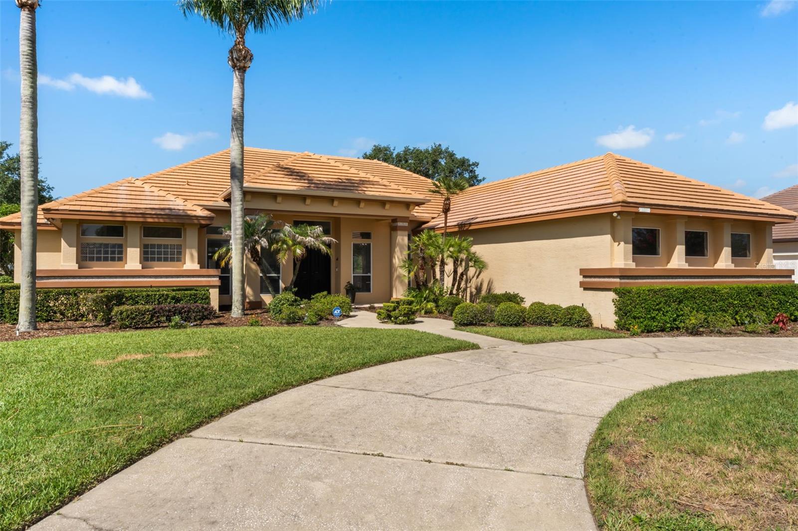 Foto de propiedad en 11217 WILLOW GARDENS DR WINDERMERE con MLS# O6417903