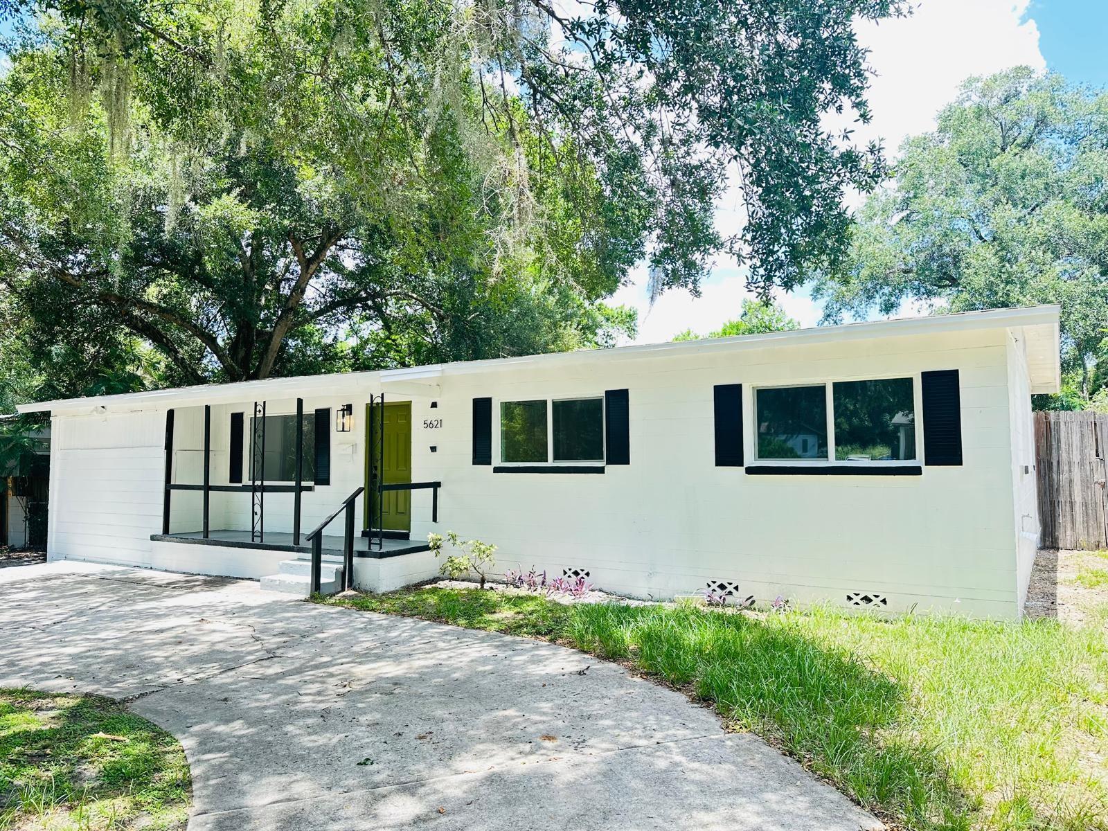 Foto de propiedad en 5621 LEJEUNE DR ORLANDO con MLS# O6417911