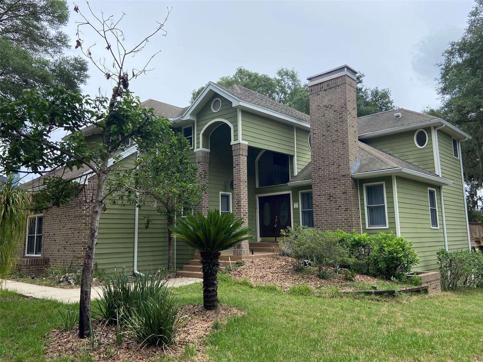 Foto de propiedad en 1016 LAKESIDE DR. DR APOPKA con MLS# O6418091
