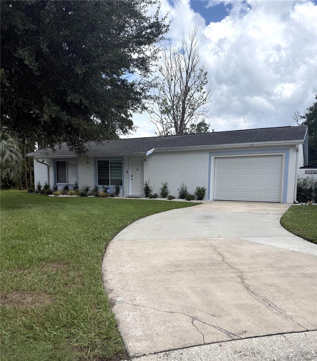 Foto de propiedad en 4808 GANIMEDE LN ORLANDO con MLS# O6418220