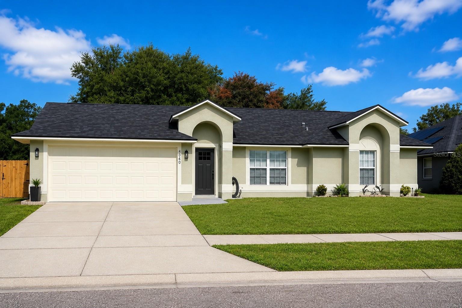 Foto de propiedad en 4040 EAGLE FEATHER DR ORLANDO con MLS# O6418831