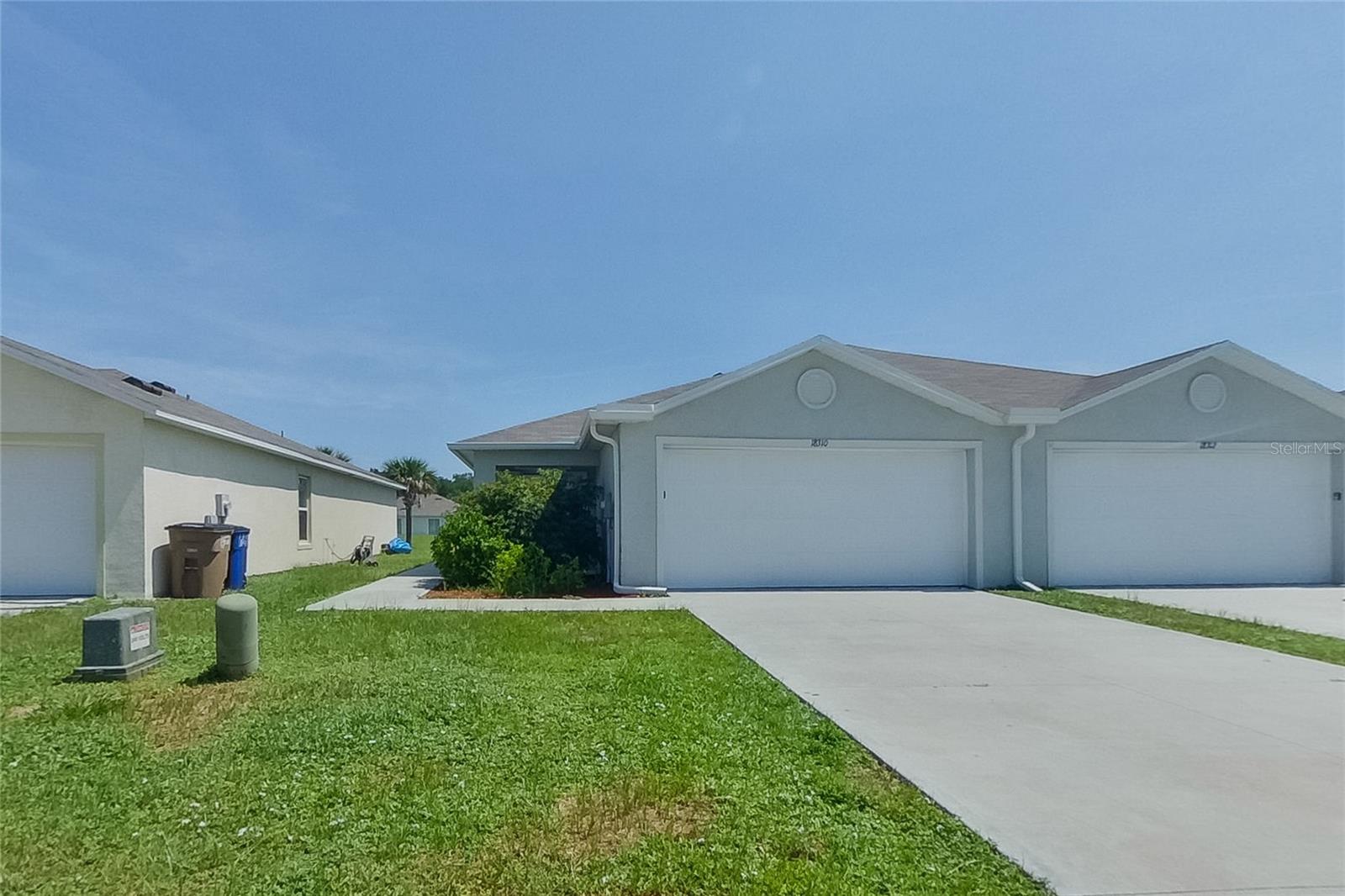 Foto de propiedad en 18310 GIBRALTAR LN LEHIGH ACRES con MLS# O6419307