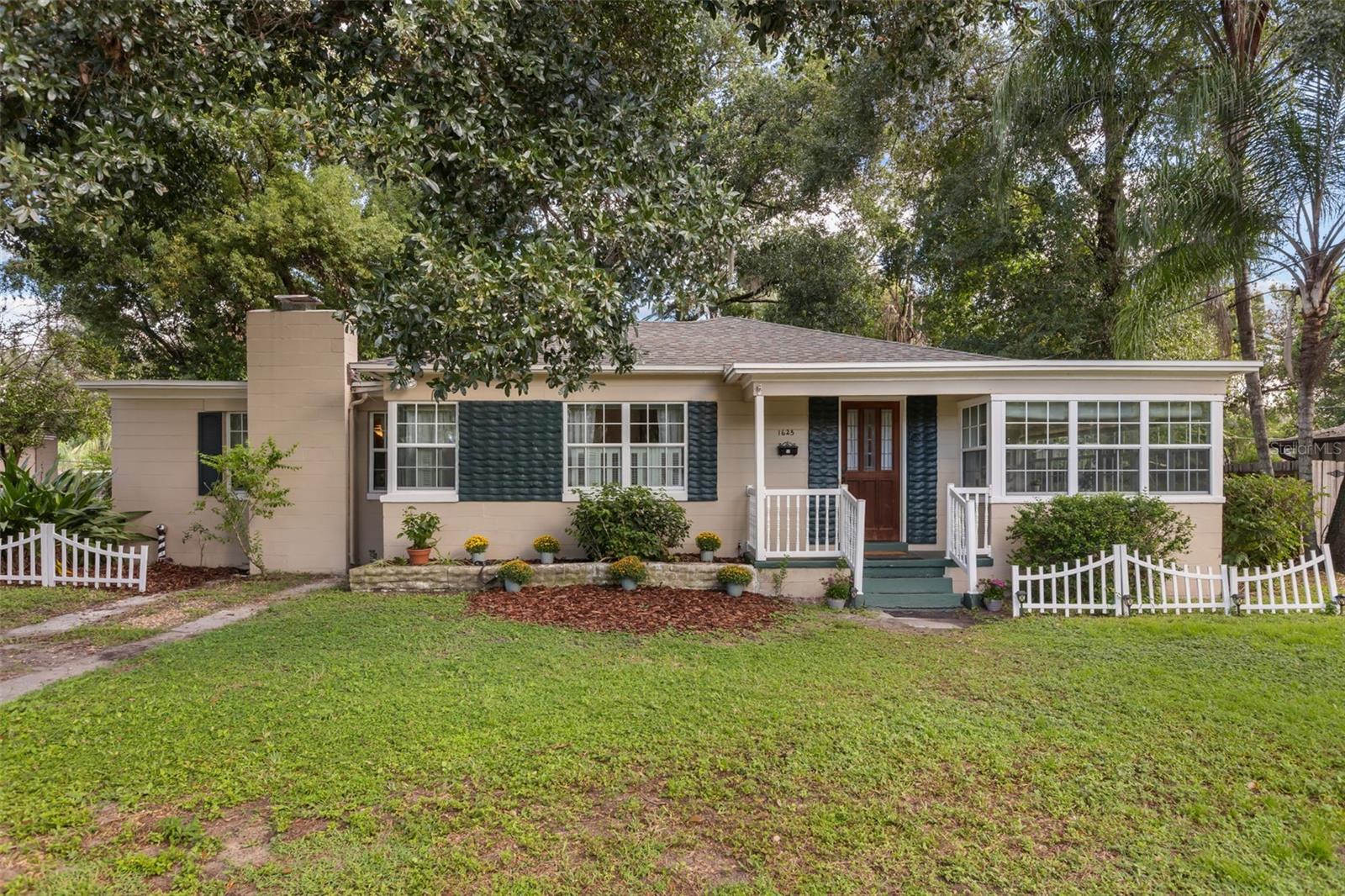 En Venta 1625 HULL CIR, ORLANDO, FL 32806