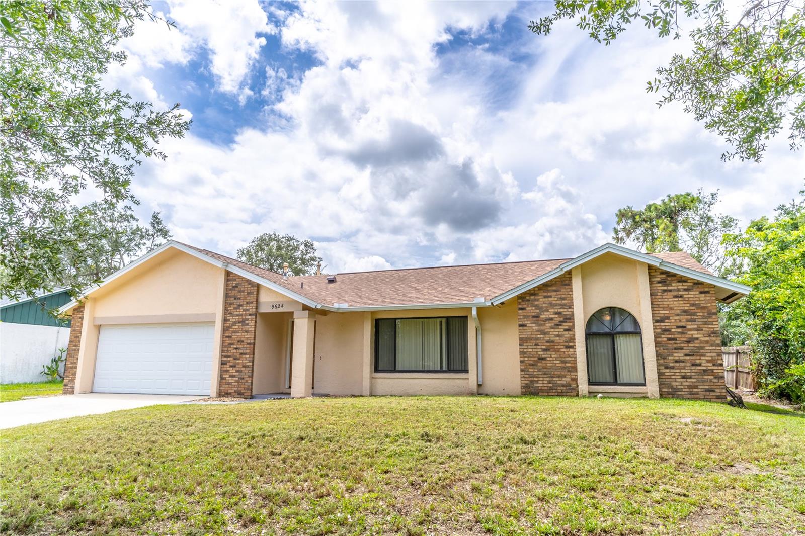 Foto de propiedad en 9624 TETLEY CT ORLANDO con MLS# O6419609