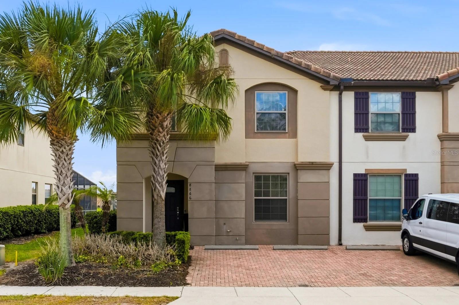 Foto de propiedad en 8866 GENEVE CT KISSIMMEE con MLS# O6420355