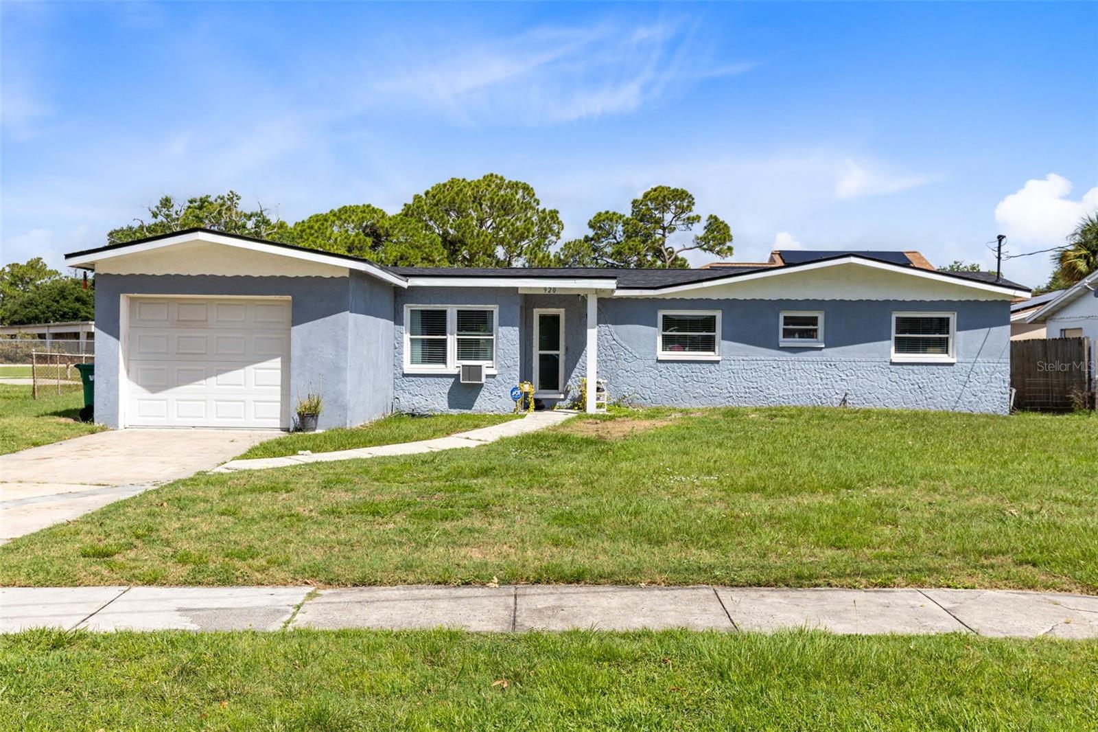 Foto de propiedad en 920 GARDEN RD MERRITT ISLAND con MLS# O6420851