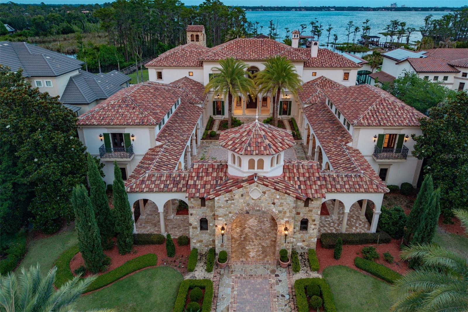 En Venta 6119 GROSVENOR SHORE DR, WINDERMERE, FL 34786