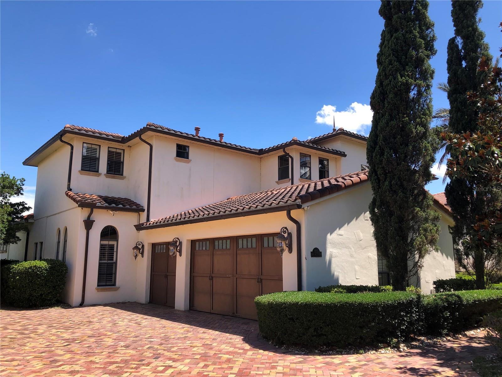 Foto de propiedad en 1238 LAKE WHITNEY DR WINDERMERE con MLS# O6421211