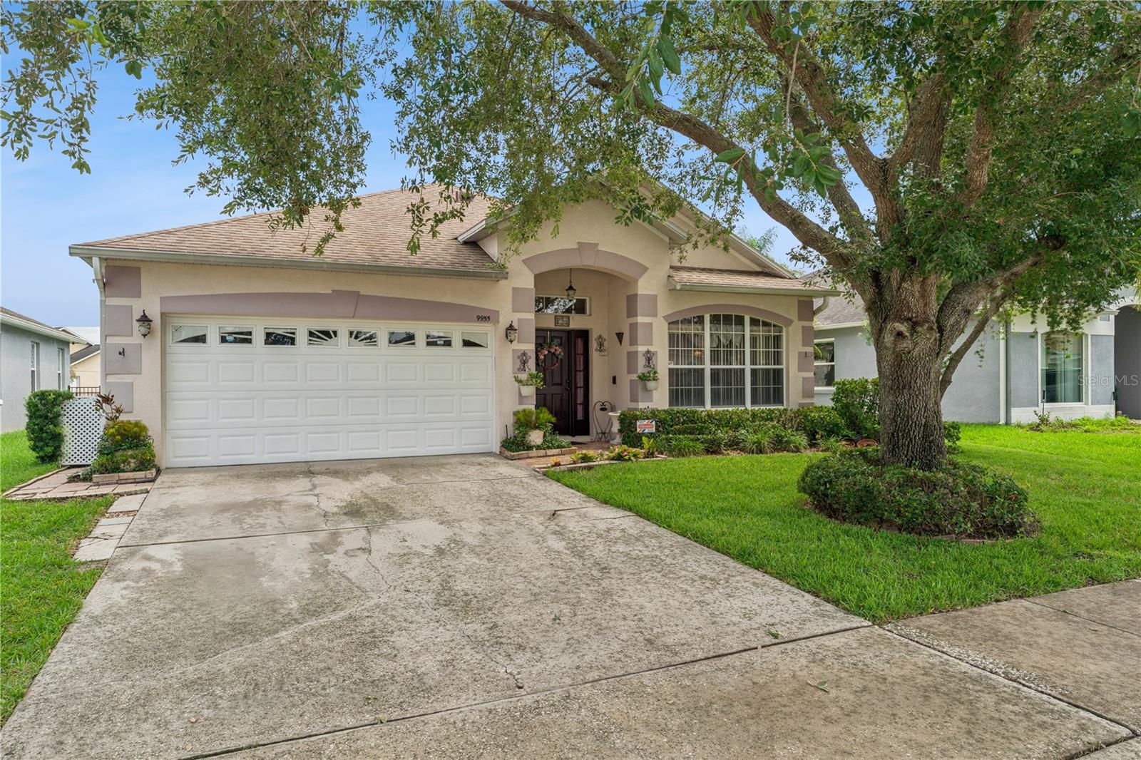 Foto de propiedad en 9955 MEDALLION BLUFF LN ORLANDO con MLS# O6421360