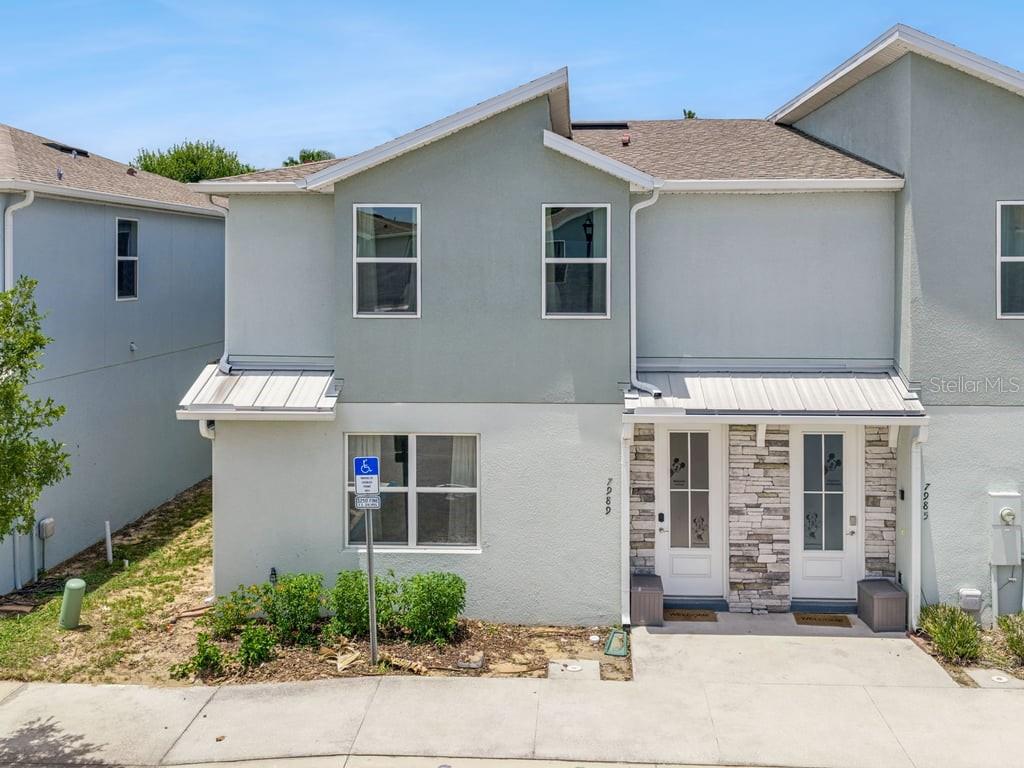Foto de propiedad en 7989 FORMOSA VALLEY PL KISSIMMEE con MLS# O6421562