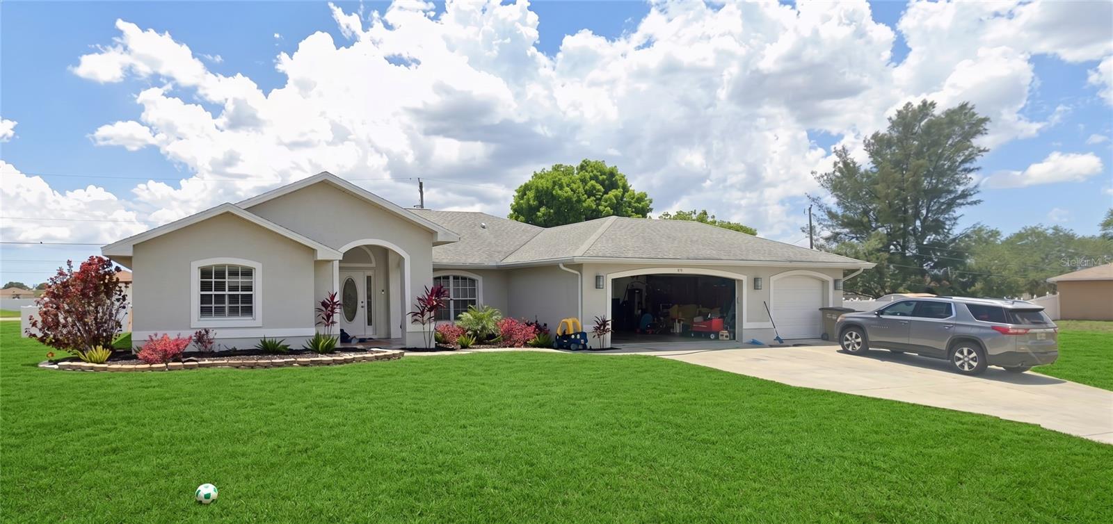 En Venta 918 NE 17TH ST, CAPE CORAL, FL 33909