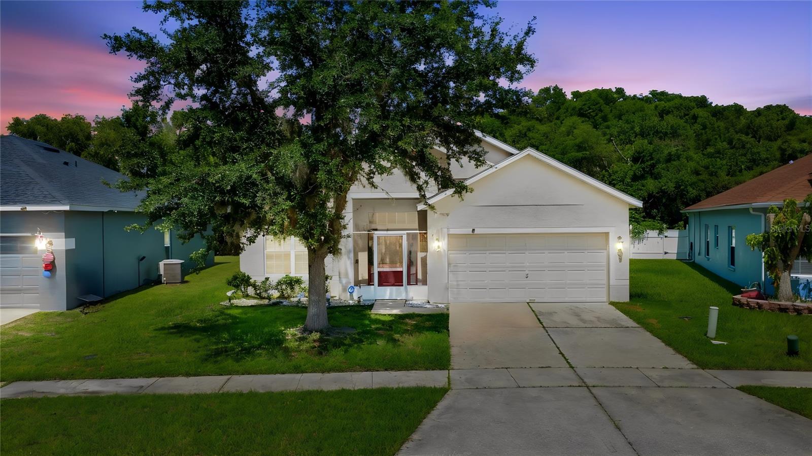 Foto de propiedad en 907 HACIENDA CIR KISSIMMEE con MLS# O6421949
