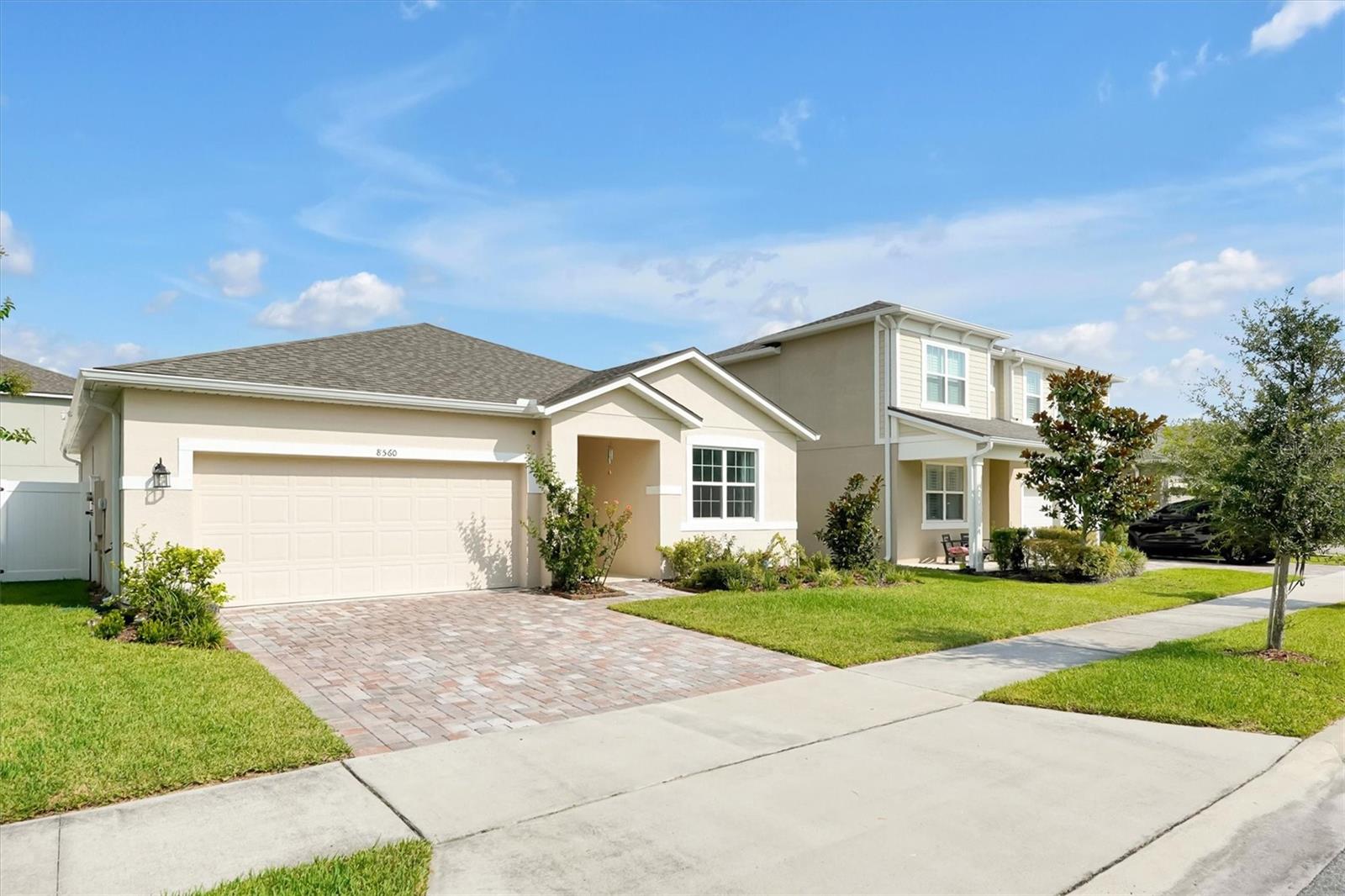 Foto de propiedad en 8560 COMPASS POINT AVE ORLANDO con MLS# O6422821