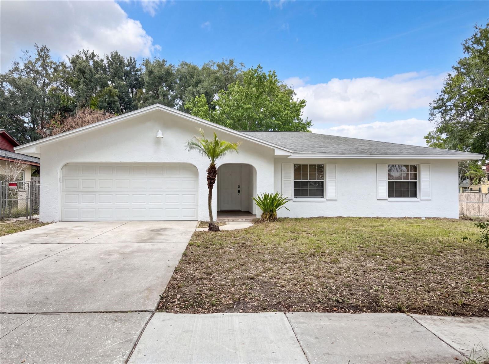En Venta 2401 MYAKKA DR, ORLANDO, FL 32839