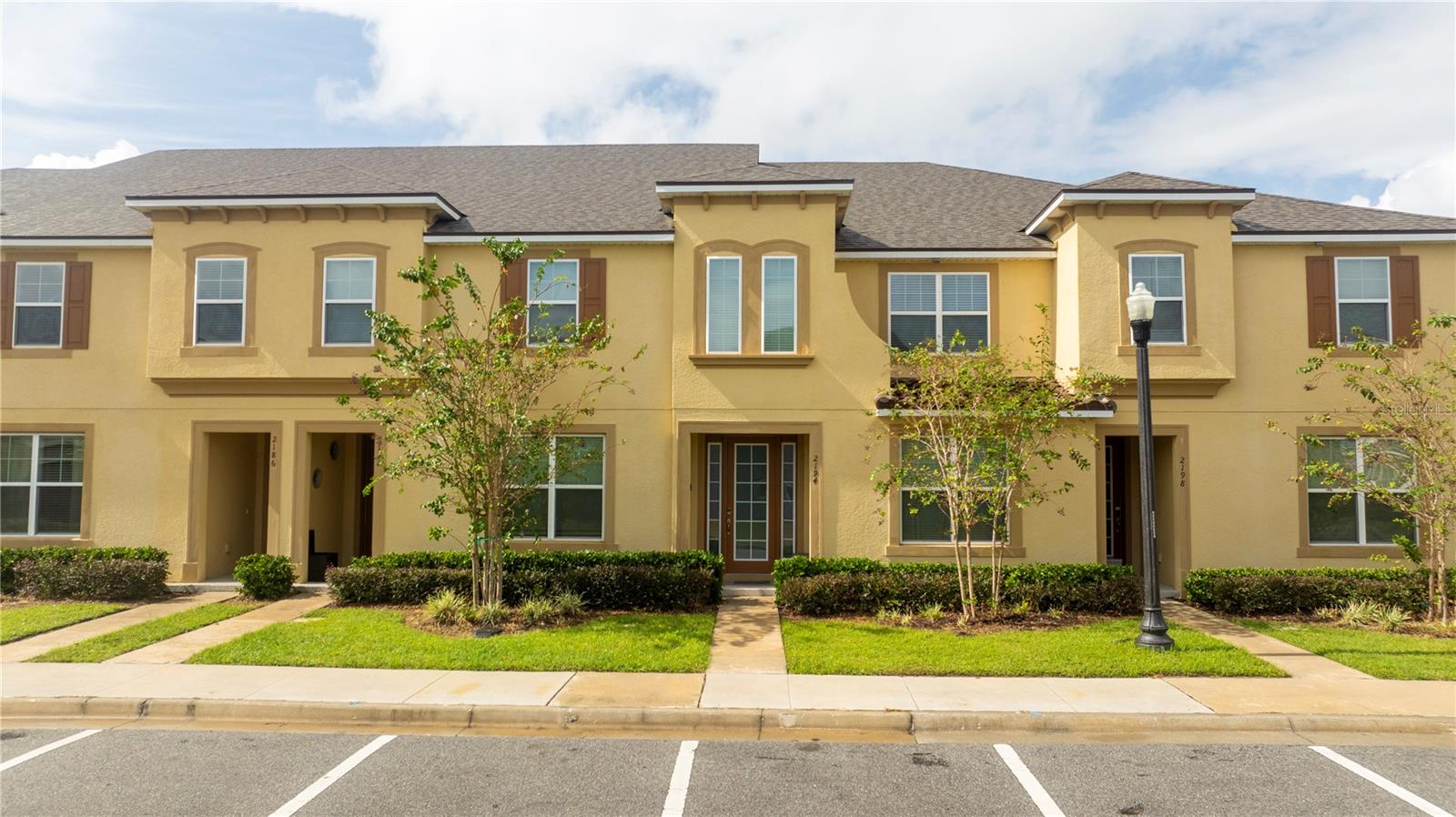Foto de propiedad en 2194 FLEMING MIST PL KISSIMMEE con MLS# O6423584