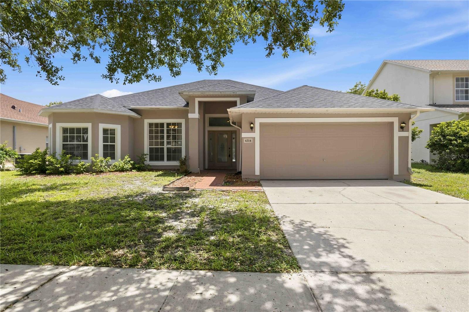 Foto de propiedad en 4314 BIEL CT KISSIMMEE con MLS# O6424298