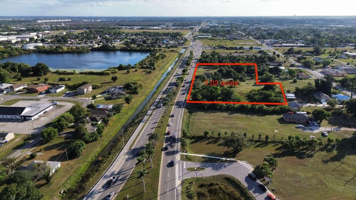 Foto de propiedad en 3550 S GRIMSLEY CT FORT MYERS con MLS# O6424577