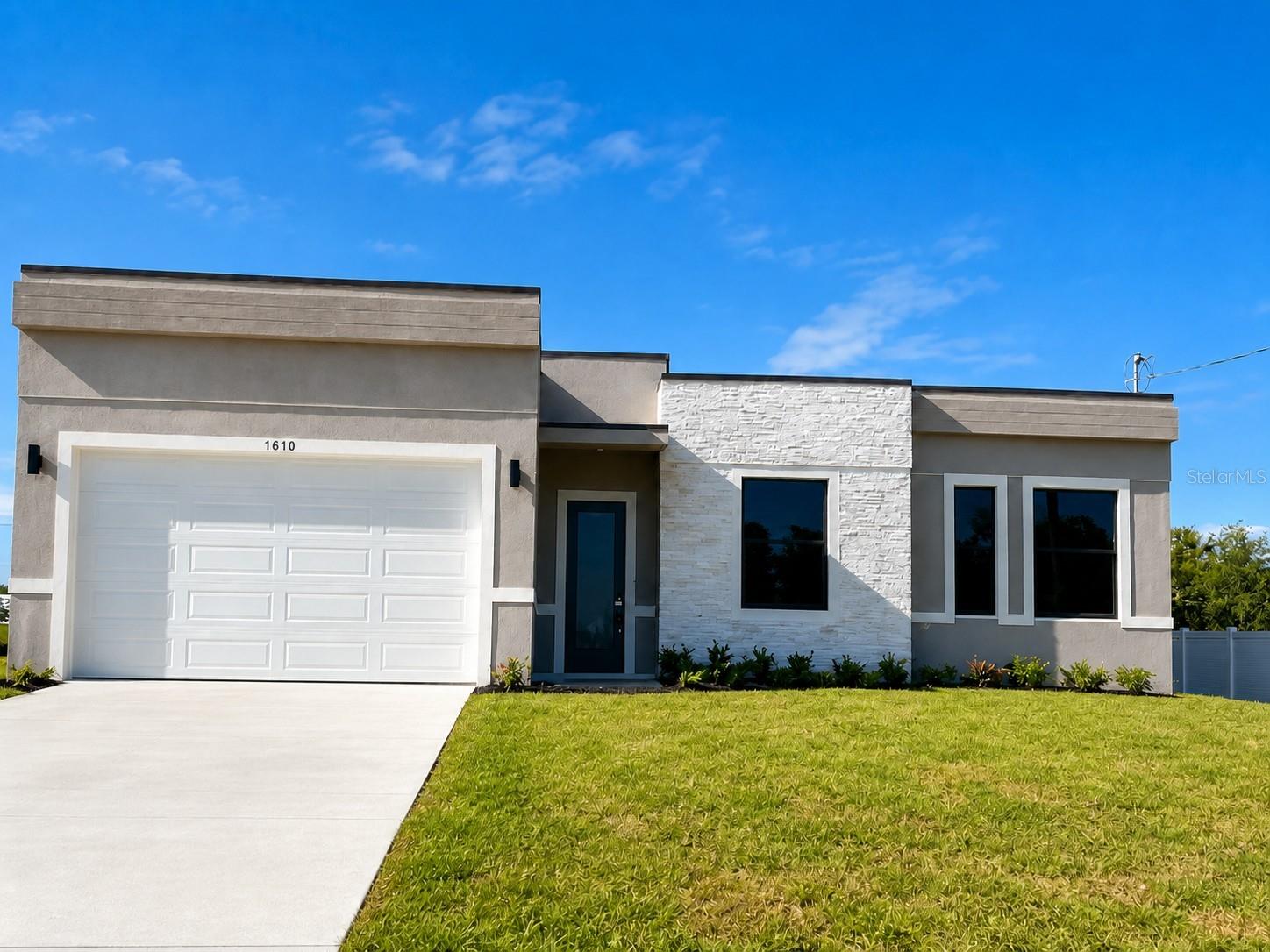 En Venta 1610 NE 34TH ST, CAPE CORAL, FL 33909